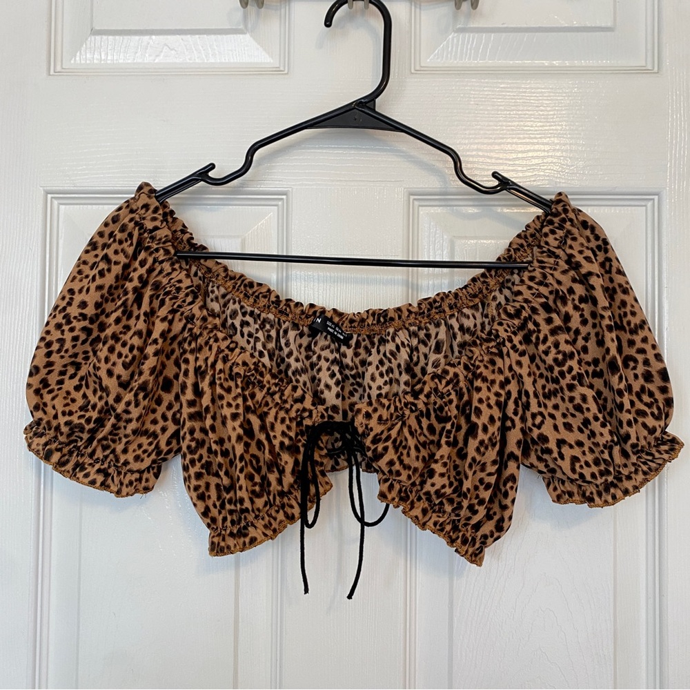 Cropped Front Tie Cheetah Top🤎